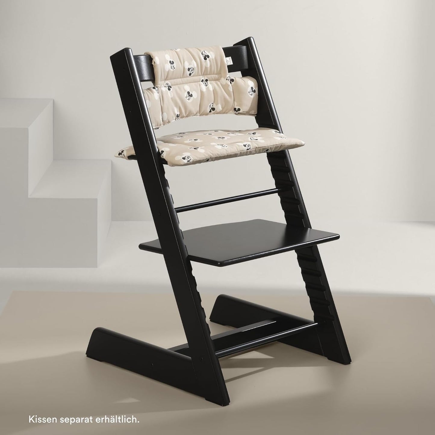 Stokke TRIPP TRAPP® Hochstuhl Schwarz – Der mitwachsende Klassiker aus Buchenholz